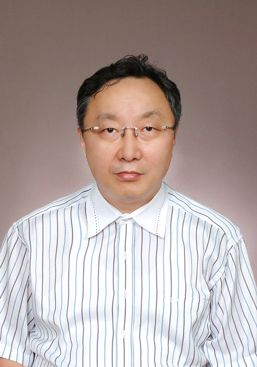 남강현 교수